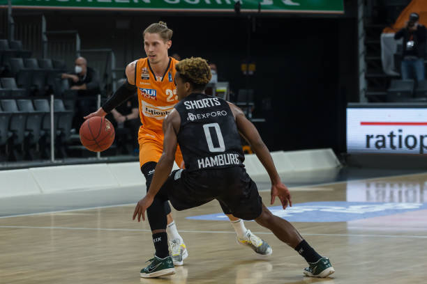 他们脸上的 他们脸上的